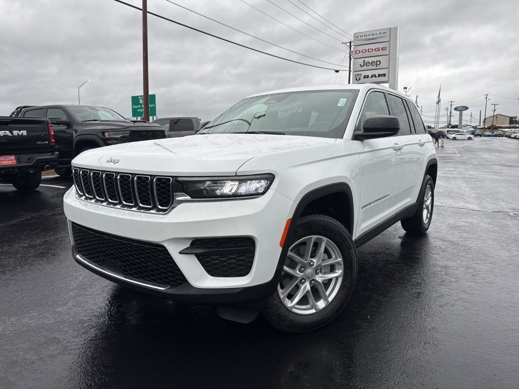2025 Jeep Grand Cherokee GRAND CHEROKEE LAREDO X 4X4
