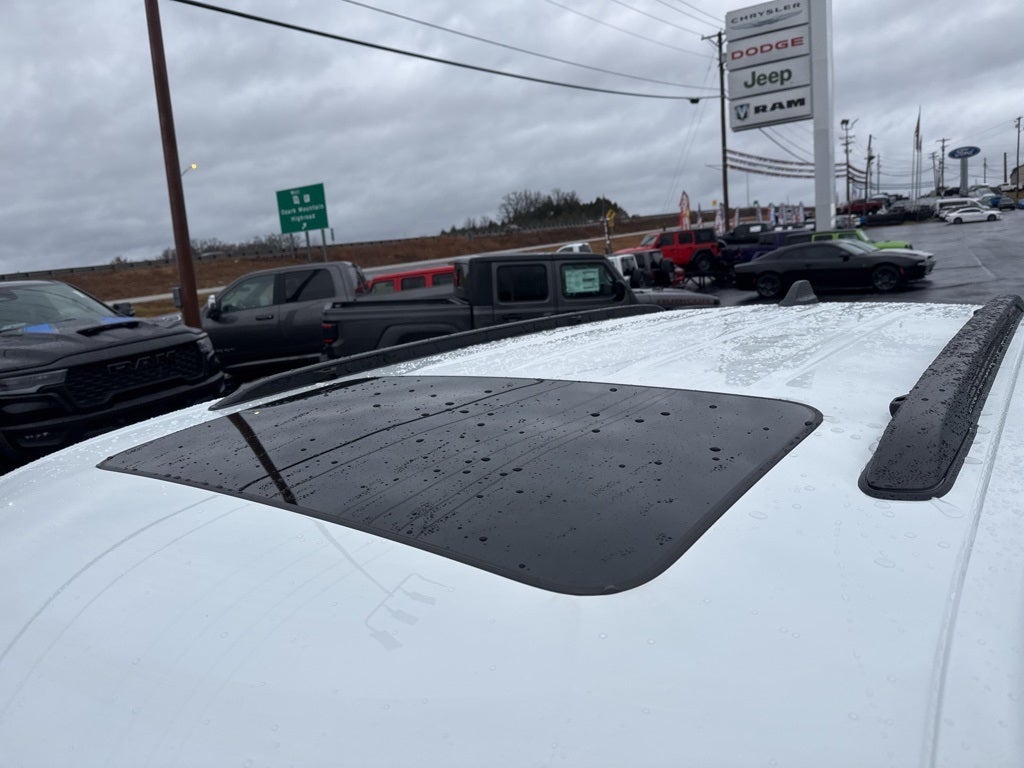 2025 Jeep Grand Cherokee GRAND CHEROKEE LAREDO X 4X4