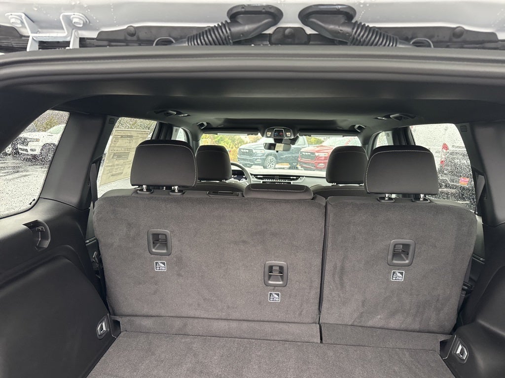 2025 Jeep Grand Cherokee GRAND CHEROKEE LAREDO X 4X4