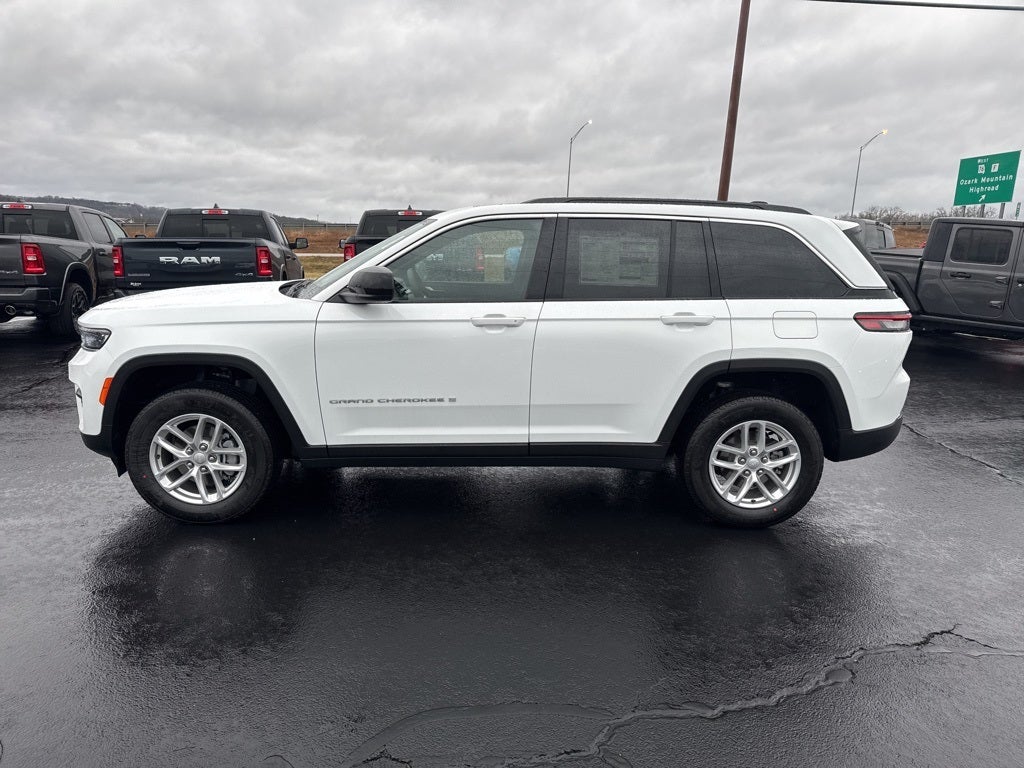 2025 Jeep Grand Cherokee GRAND CHEROKEE LAREDO X 4X4