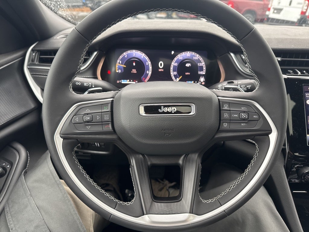 2025 Jeep Grand Cherokee GRAND CHEROKEE LAREDO X 4X4