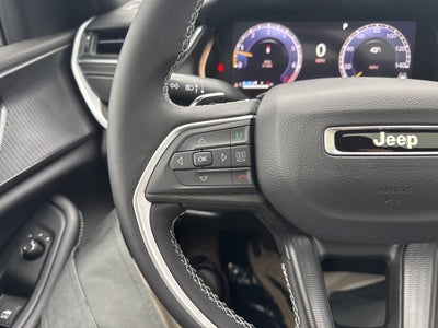 2025 Jeep Grand Cherokee GRAND CHEROKEE LAREDO X 4X4