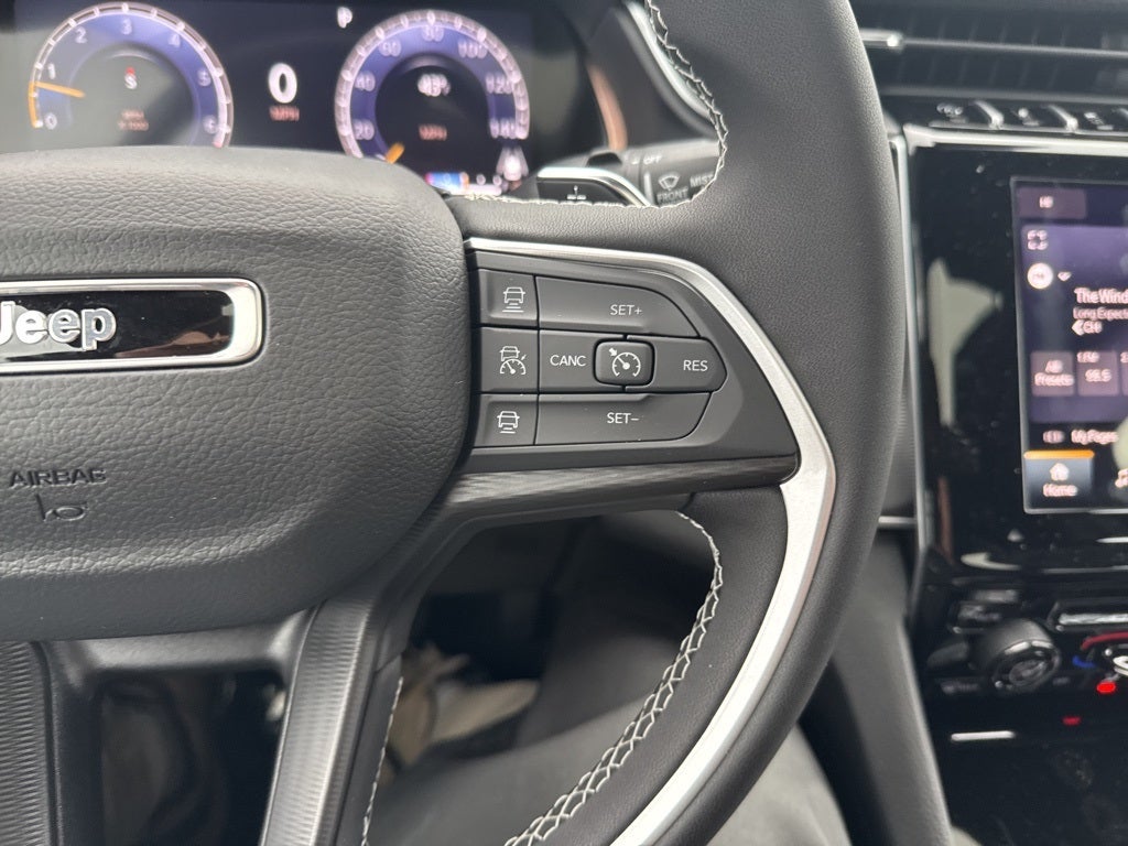 2025 Jeep Grand Cherokee GRAND CHEROKEE LAREDO X 4X4