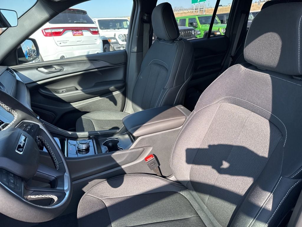 2026 Jeep Grand Cherokee GRAND CHEROKEE LAREDO 4X4