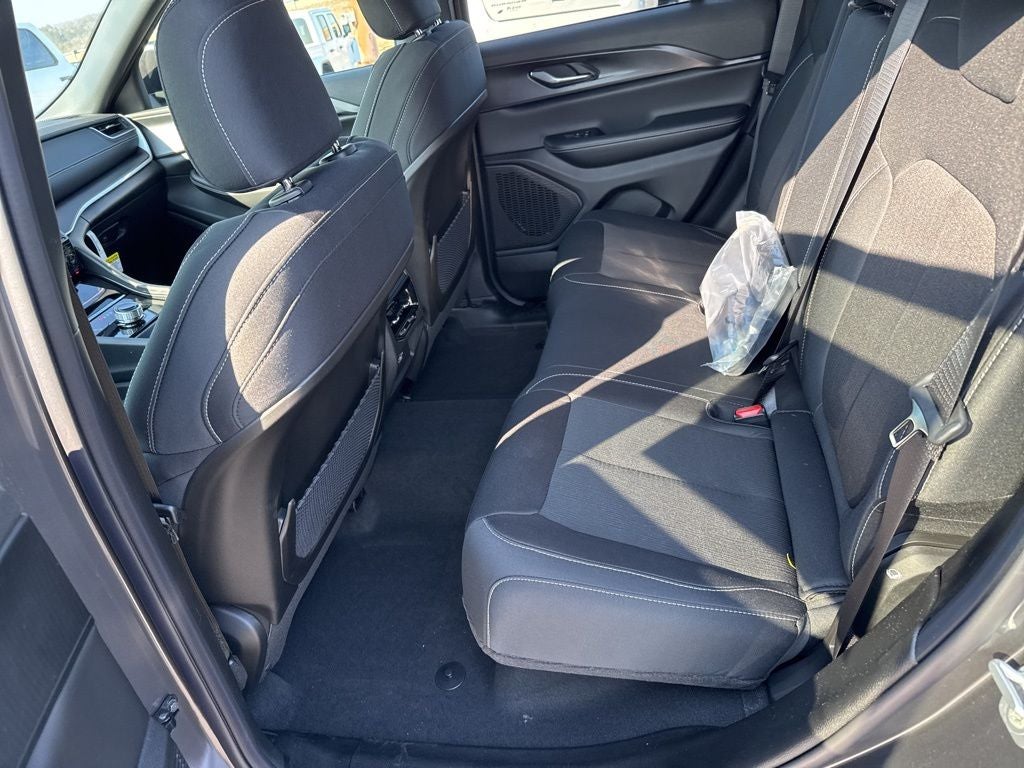 2026 Jeep Grand Cherokee GRAND CHEROKEE LAREDO 4X4