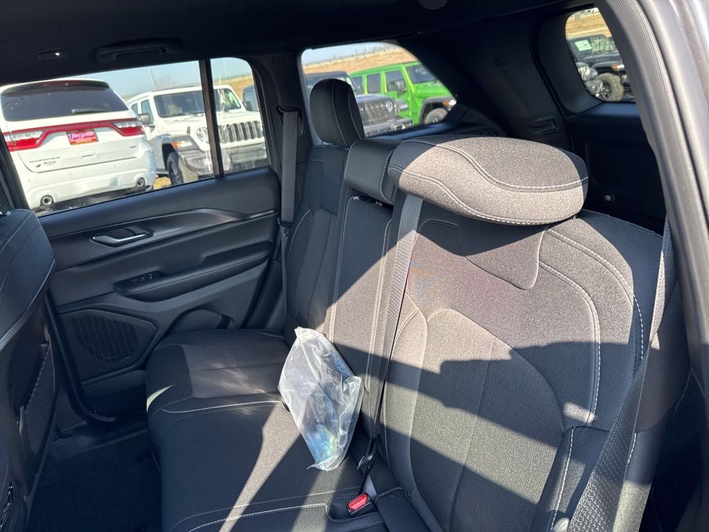 2026 Jeep Grand Cherokee GRAND CHEROKEE LAREDO 4X4