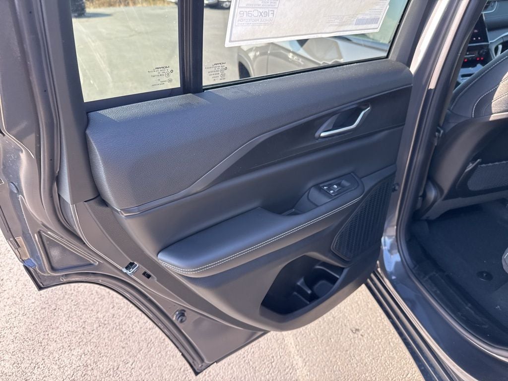 2026 Jeep Grand Cherokee GRAND CHEROKEE LAREDO 4X4