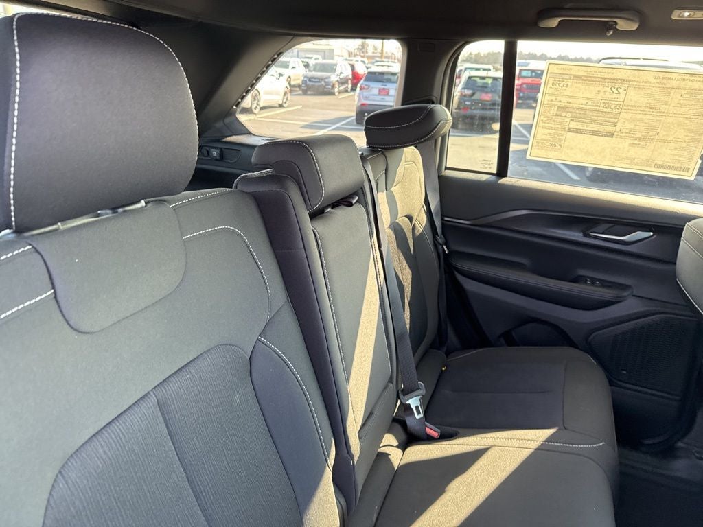 2026 Jeep Grand Cherokee GRAND CHEROKEE LAREDO 4X4