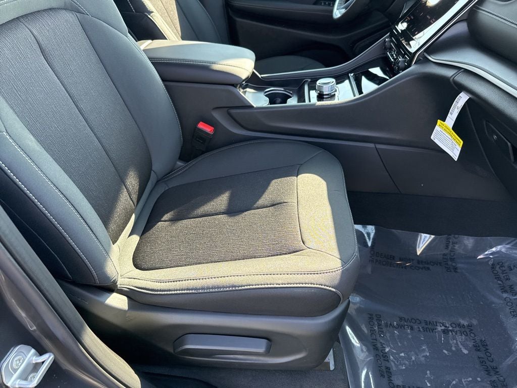 2026 Jeep Grand Cherokee GRAND CHEROKEE LAREDO 4X4