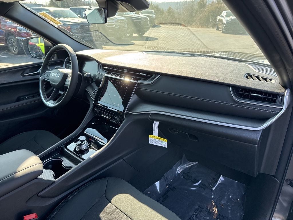 2026 Jeep Grand Cherokee GRAND CHEROKEE LAREDO 4X4