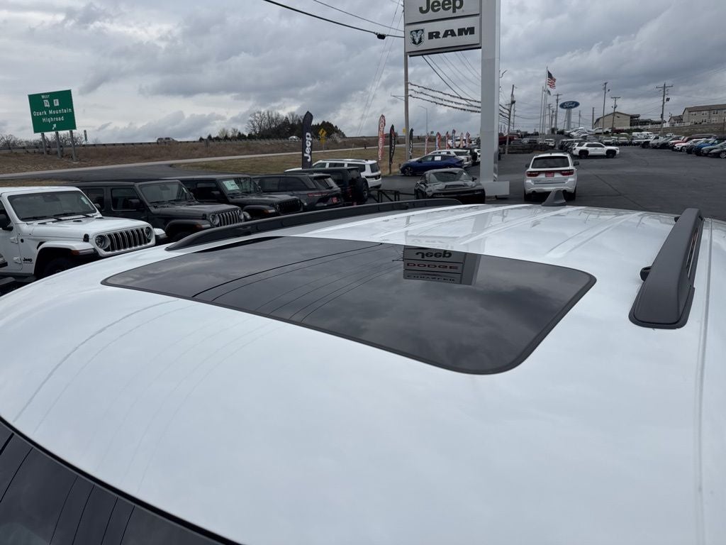 2026 Jeep Grand Cherokee GRAND CHEROKEE LAREDO X 4X4