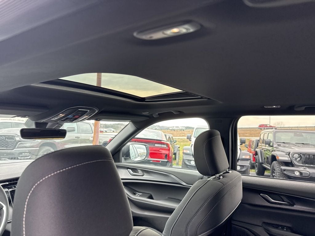 2026 Jeep Grand Cherokee GRAND CHEROKEE LAREDO X 4X4