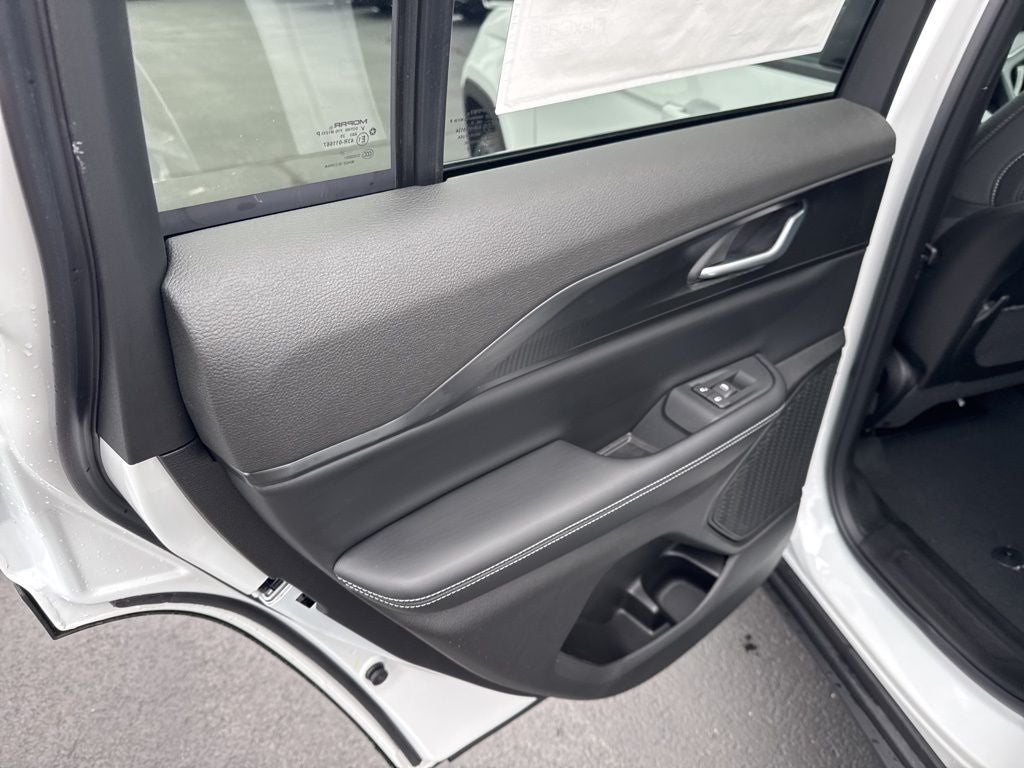 2026 Jeep Grand Cherokee GRAND CHEROKEE LAREDO X 4X4