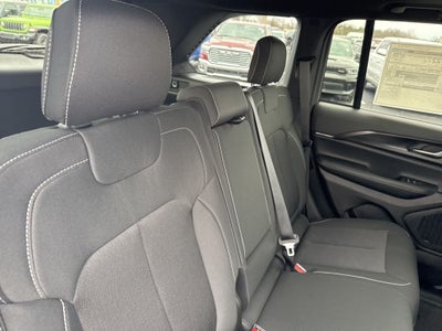 2026 Jeep Grand Cherokee GRAND CHEROKEE LAREDO X 4X4