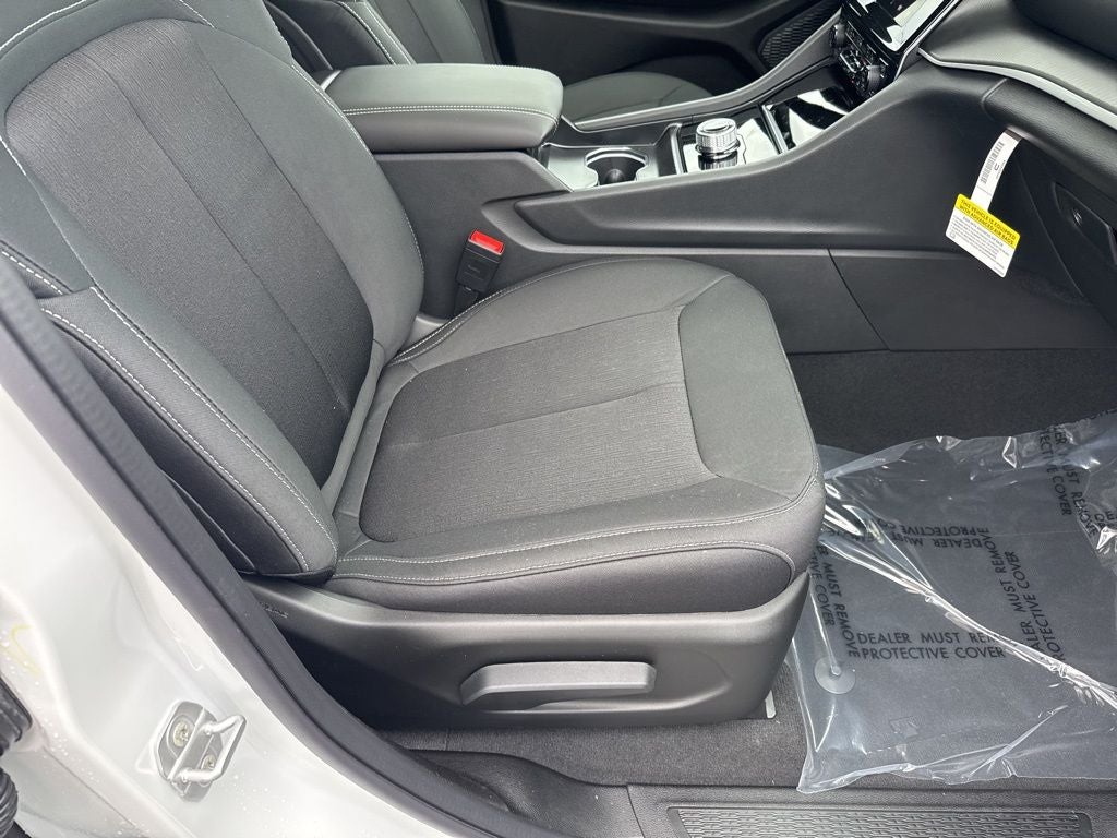 2026 Jeep Grand Cherokee GRAND CHEROKEE LAREDO X 4X4