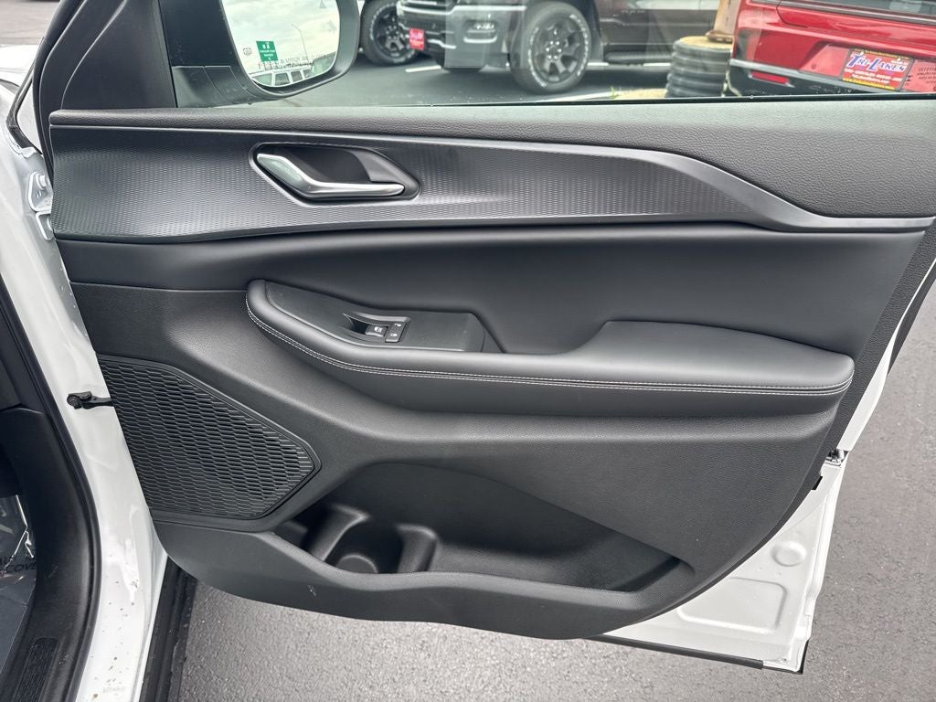 2026 Jeep Grand Cherokee GRAND CHEROKEE LAREDO X 4X4