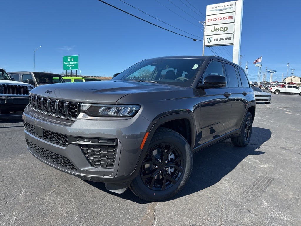 2026 Jeep Grand Cherokee GRAND CHEROKEE LAREDO ALTITUDE 4X4