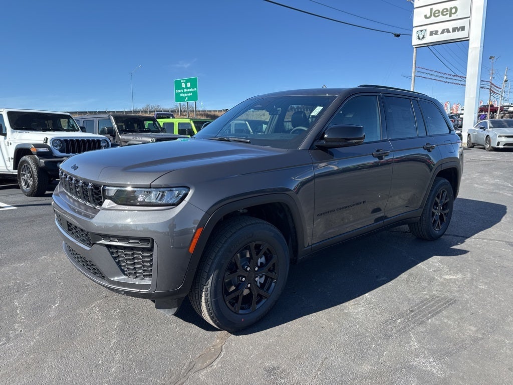 2026 Jeep Grand Cherokee GRAND CHEROKEE LAREDO ALTITUDE 4X4