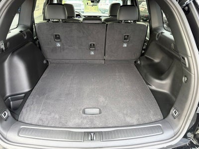 2027 Jeep Grand Cherokee Laredo Altitude