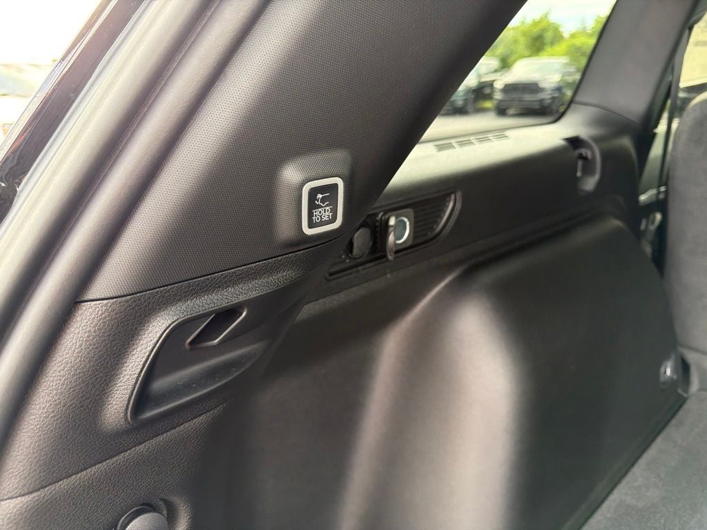 2027 Jeep Grand Cherokee Laredo Altitude