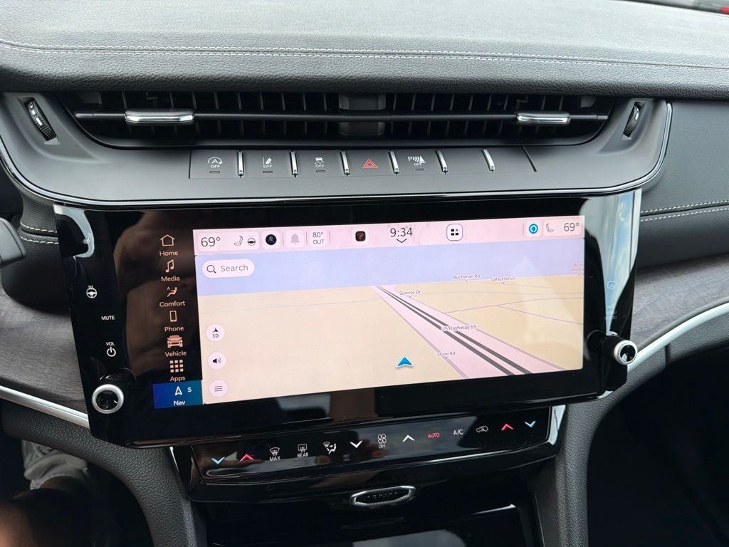 2027 Jeep Grand Cherokee Laredo Altitude