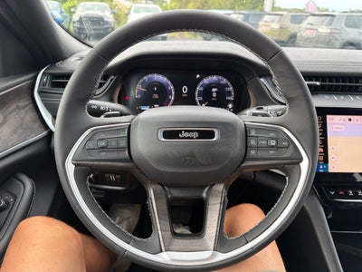 2027 Jeep Grand Cherokee Laredo Altitude
