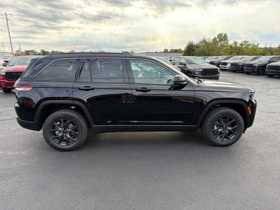 2027 Jeep Grand Cherokee Laredo Altitude