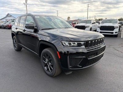 2027 Jeep Grand Cherokee Laredo Altitude