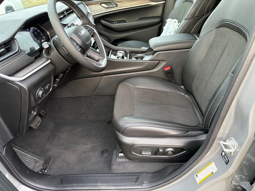 2027 Jeep Grand Cherokee GRAND CHEROKEE LAREDO ALTITUDE 4X4