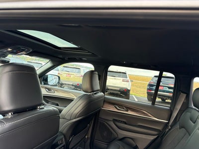 2027 Jeep Grand Cherokee GRAND CHEROKEE LAREDO ALTITUDE 4X4