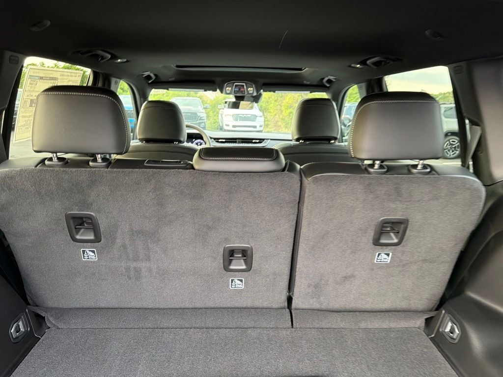 2027 Jeep Grand Cherokee GRAND CHEROKEE LAREDO ALTITUDE 4X4
