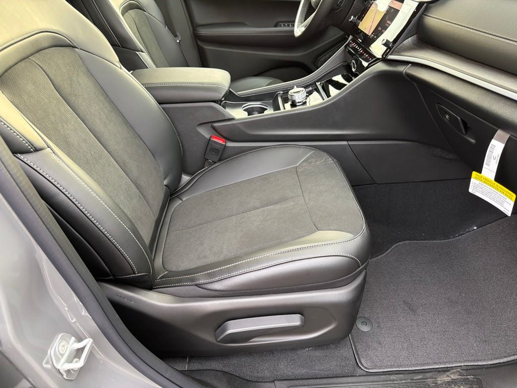 2027 Jeep Grand Cherokee GRAND CHEROKEE LAREDO ALTITUDE 4X4