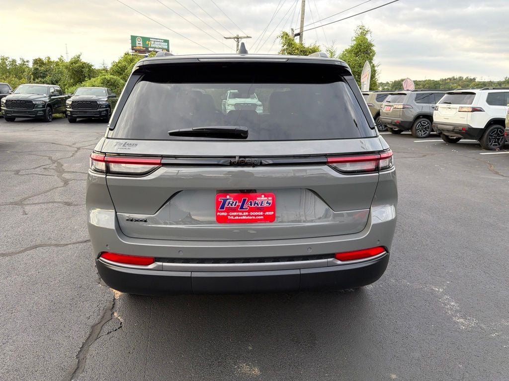 2027 Jeep Grand Cherokee GRAND CHEROKEE LAREDO ALTITUDE 4X4