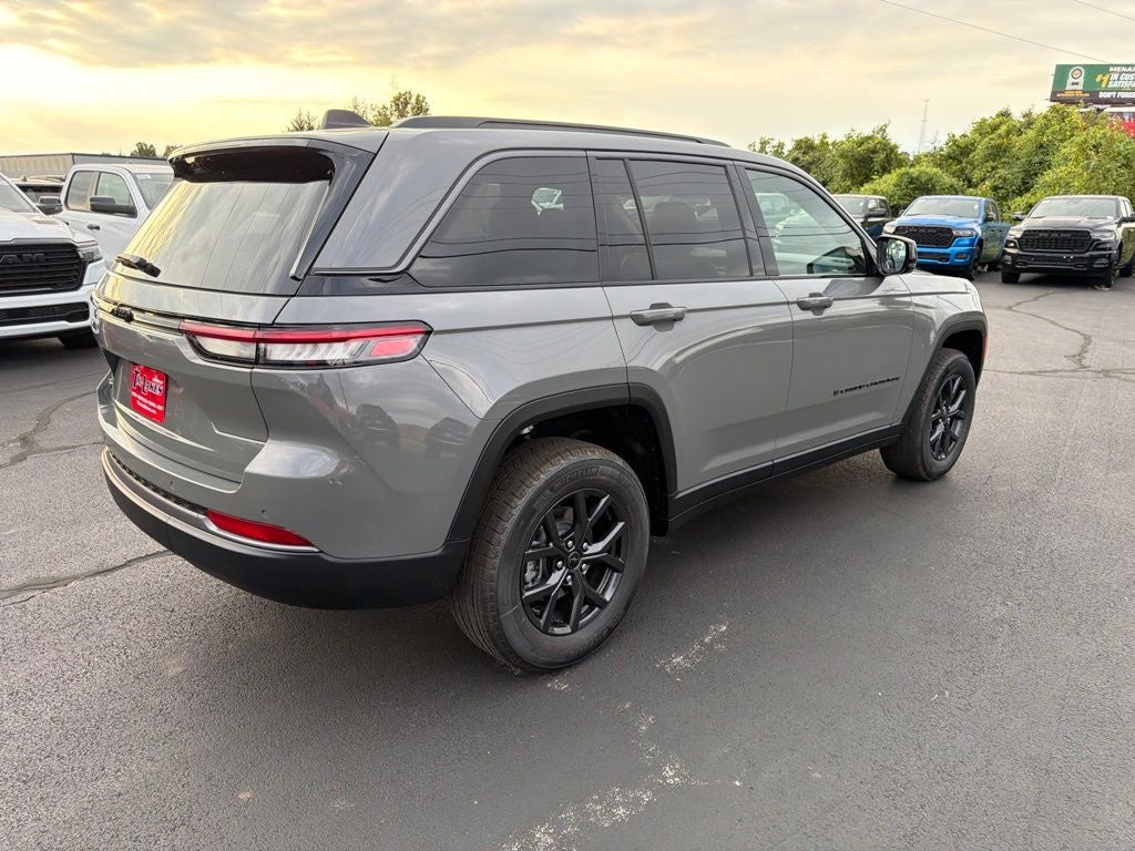 2027 Jeep Grand Cherokee GRAND CHEROKEE LAREDO ALTITUDE 4X4
