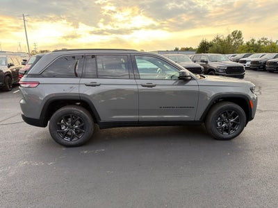 2027 Jeep Grand Cherokee GRAND CHEROKEE LAREDO ALTITUDE 4X4