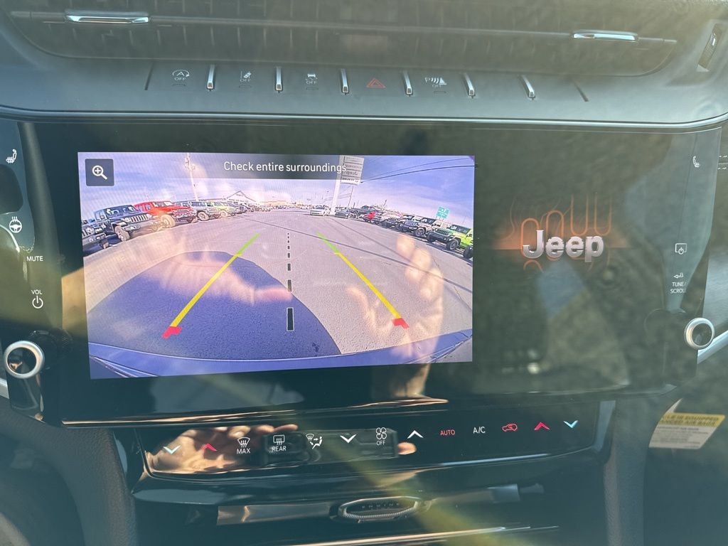 2026 Jeep Grand Cherokee GRAND CHEROKEE LAREDO ALTITUDE 4X4