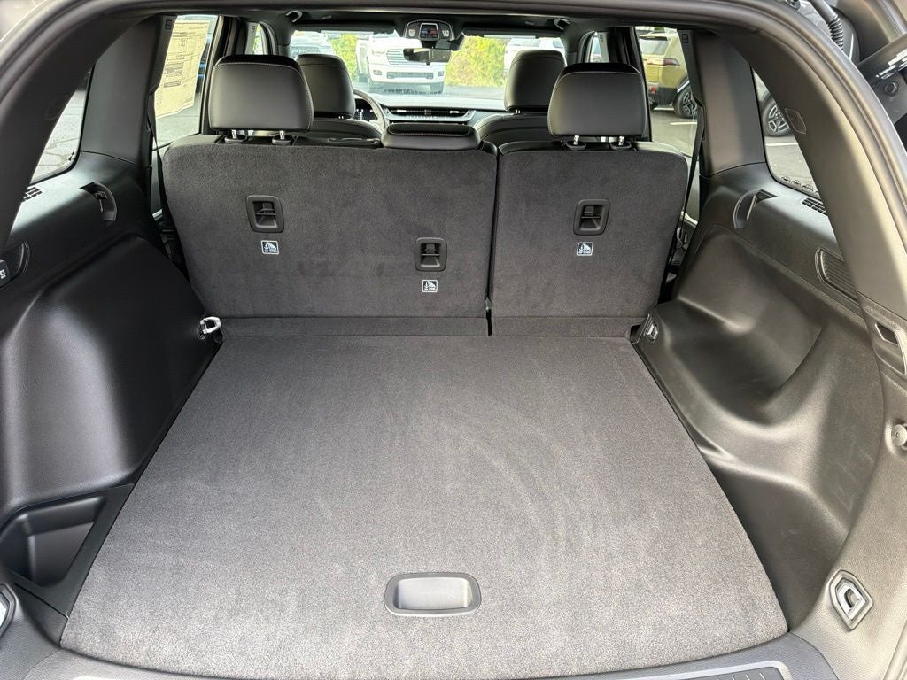 2027 Jeep Grand Cherokee Laredo Altitude
