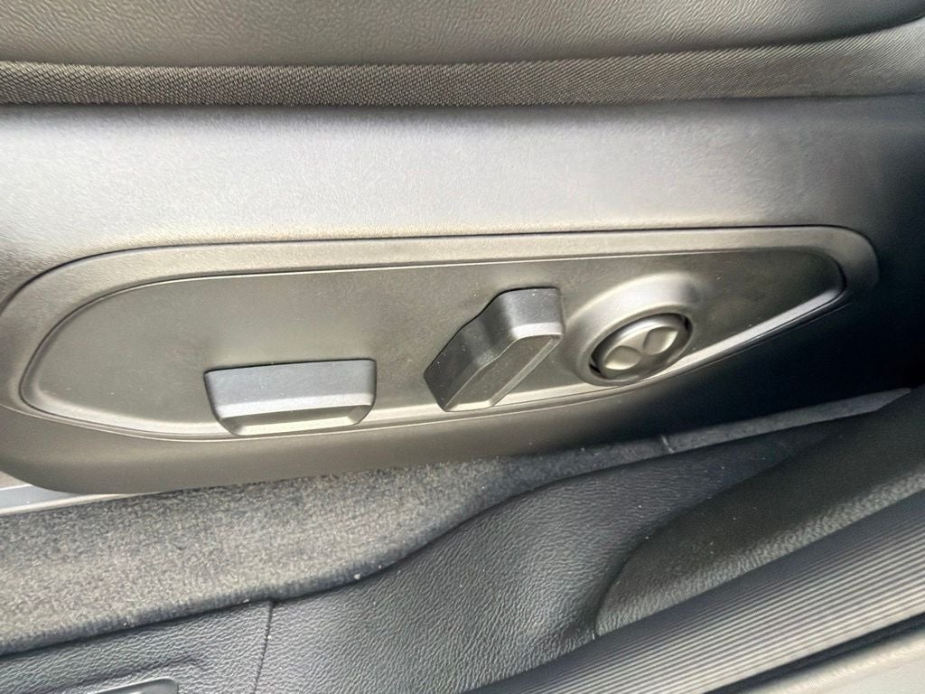 2027 Jeep Grand Cherokee Laredo Altitude