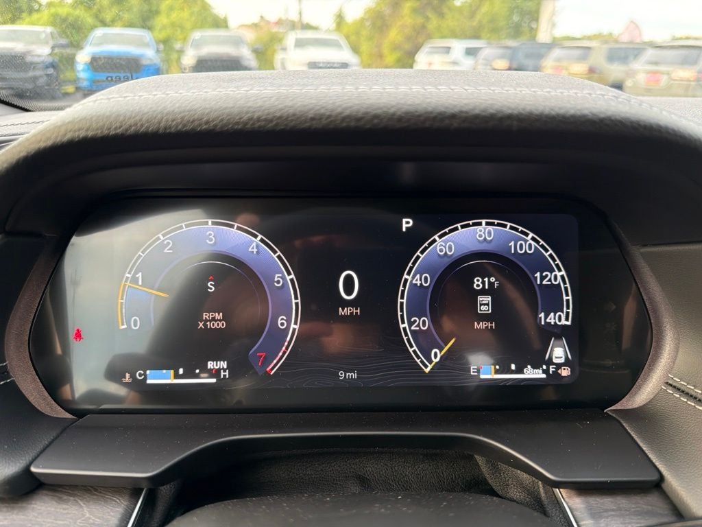 2027 Jeep Grand Cherokee Laredo Altitude