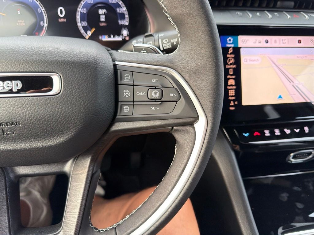 2027 Jeep Grand Cherokee Laredo Altitude