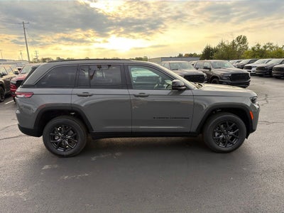 2027 Jeep Grand Cherokee Laredo Altitude