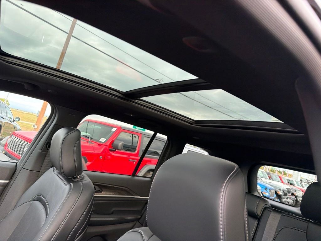 2027 Jeep Grand Cherokee Limited Reserve