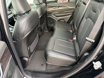 2027 Jeep Grand Cherokee Limited Reserve
