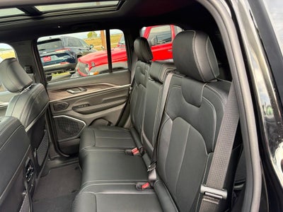 2027 Jeep Grand Cherokee Limited Reserve
