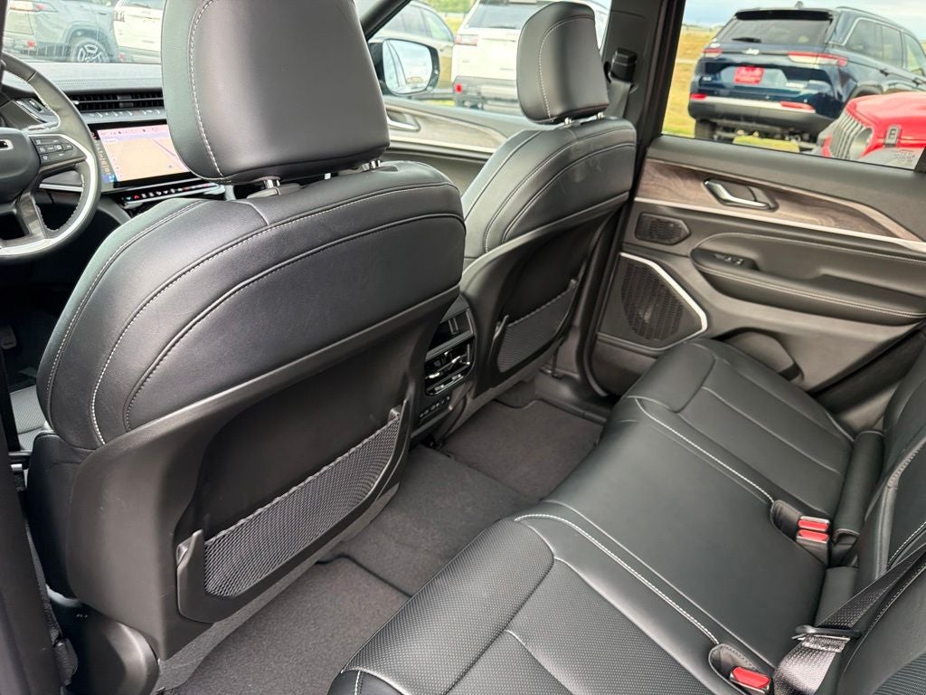 2027 Jeep Grand Cherokee Limited Reserve