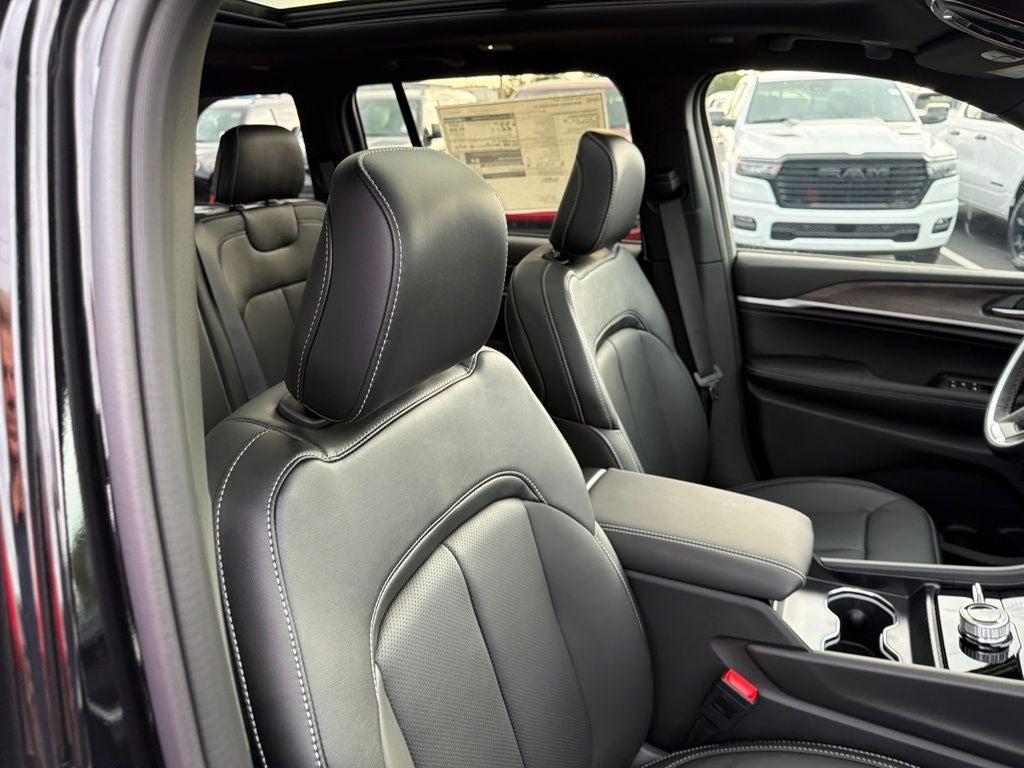 2027 Jeep Grand Cherokee Limited Reserve