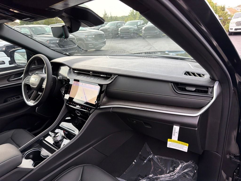 2027 Jeep Grand Cherokee Limited Reserve
