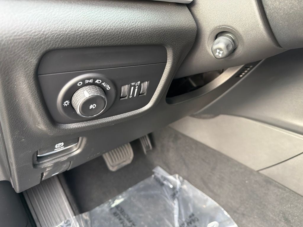 2027 Jeep Grand Cherokee Limited Reserve