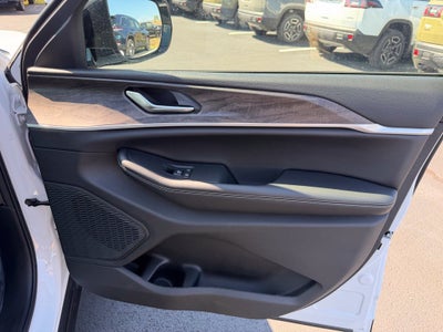 2027 Jeep Grand Cherokee Limited