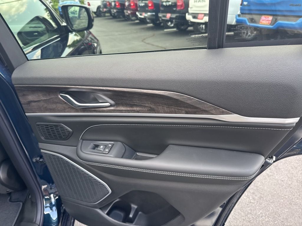 2026 Jeep Grand Cherokee GRAND CHEROKEE LIMITED RESERVE 4X4